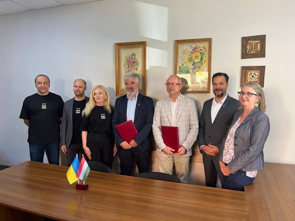 Урочисте підписання меморандуму між Закарпатською та Угорською академіями мистецтв!