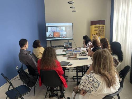 photo 5237936694965771566 y